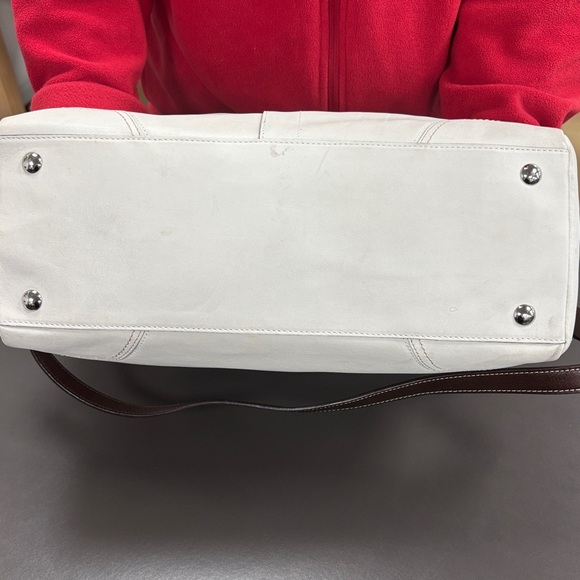 Used Coach Bucket Bag. Cream/ Brown - Picture 3 of 9